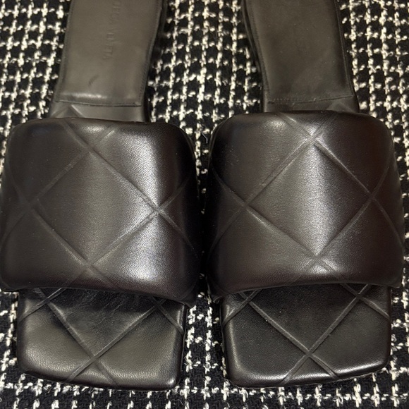 Black Quilted bottega veneta slides - Picture 2 of 10